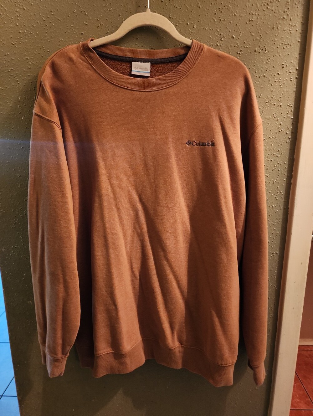 Columbia Men's Copper/Tan Crewneck Sweatshirt